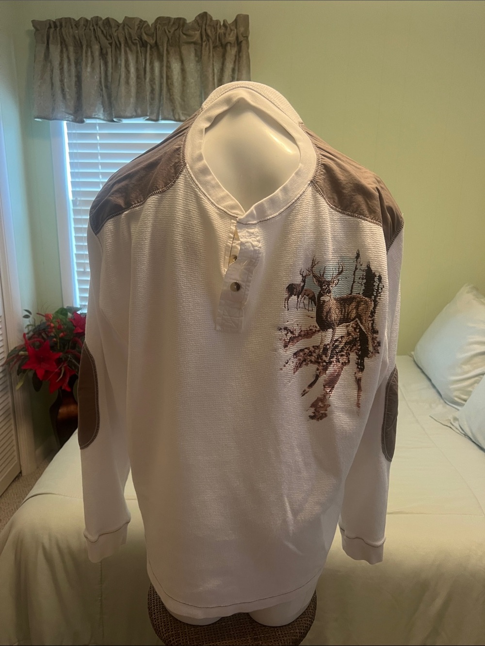 Men's White brown Long-Sleeve Henley with with Deer Graphic 2XL